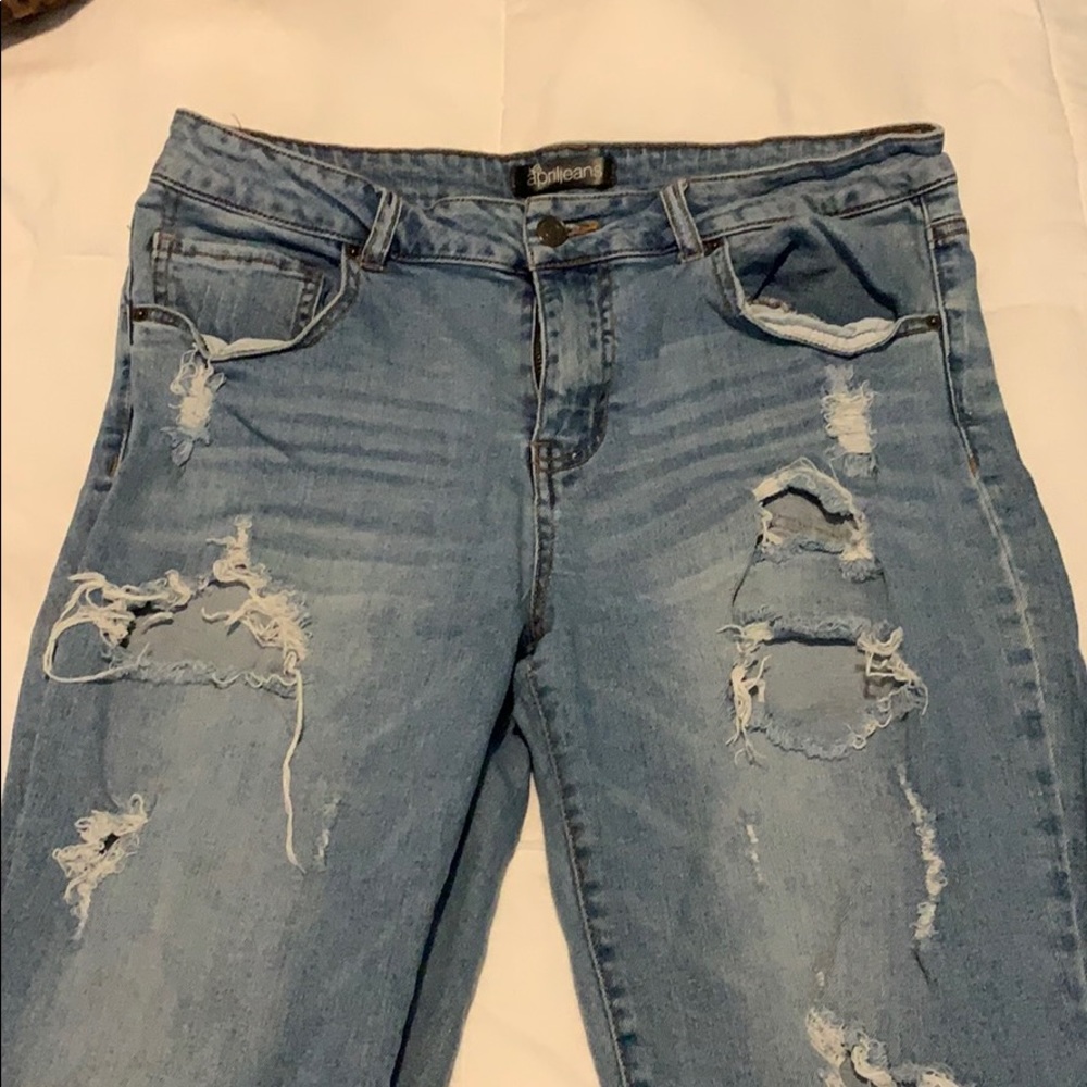 Distressed Jeans 💙